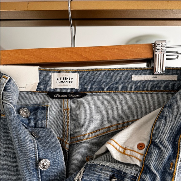 NWT Eva Denim. High-rise, wide-leg designed for a relaxed, baggy 100% cotton. - Picture 3 of 7
